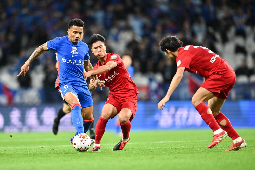 阿隆索与奥康激烈对决 F1积分争夺战进入关键阶段